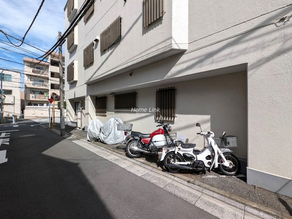 シンメイ上板橋マンション　バイク置き場